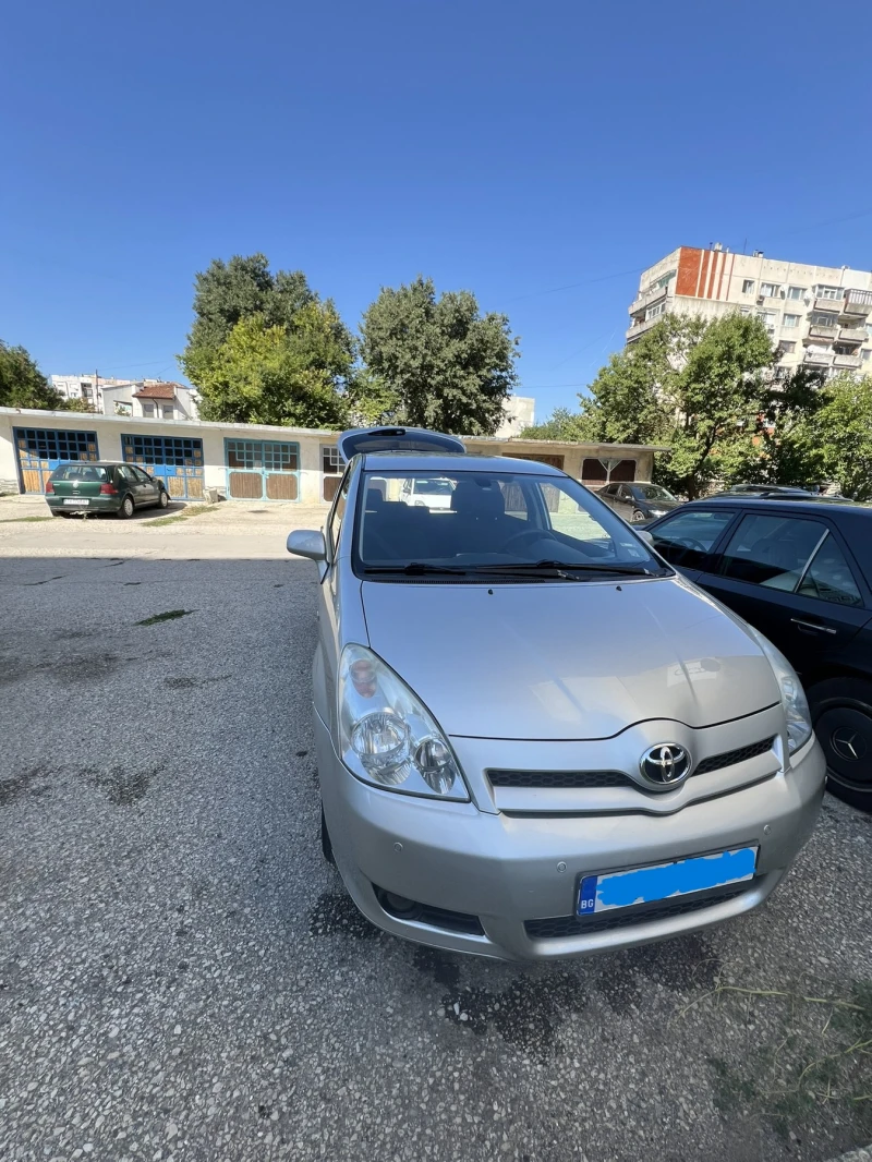 Toyota Corolla verso 1.8 VVT-i, снимка 2 - Автомобили и джипове - 52262359