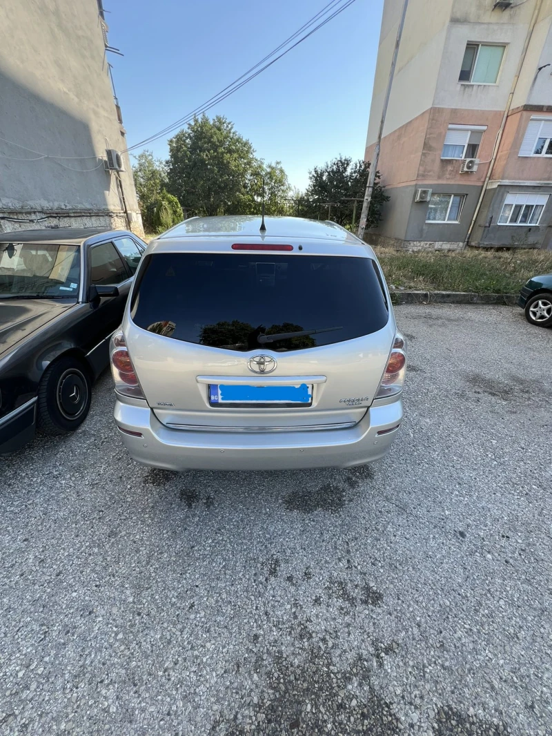 Toyota Corolla verso 1.8 VVT-i, снимка 8 - Автомобили и джипове - 52262359
