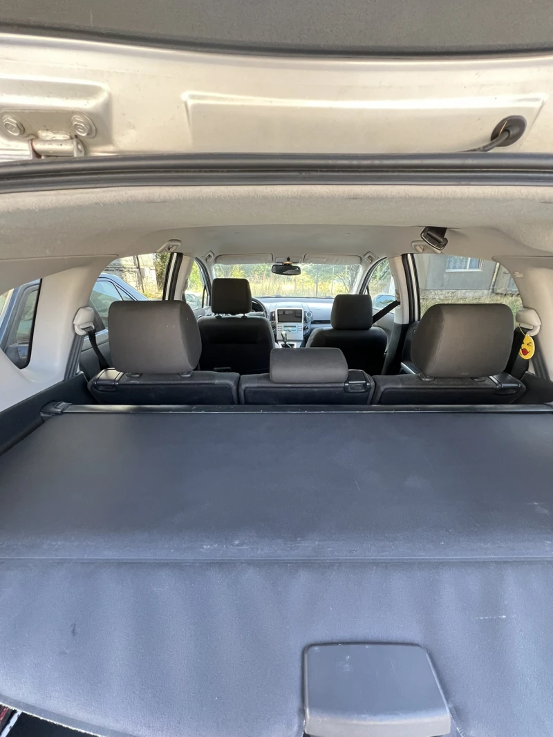 Toyota Corolla verso 1.8 VVT-i, снимка 11 - Автомобили и джипове - 52262359