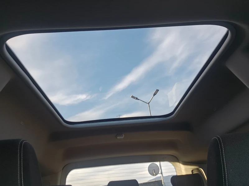 Ford Tourneo Connect 1.5TDCI-NAVI-KAMERA, снимка 10 - Автомобили и джипове - 52368350