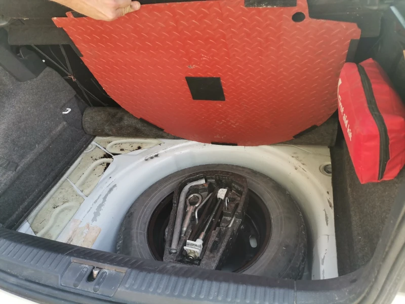 VW Polo 6R 1.2, снимка 8 - Автомобили и джипове - 53597288