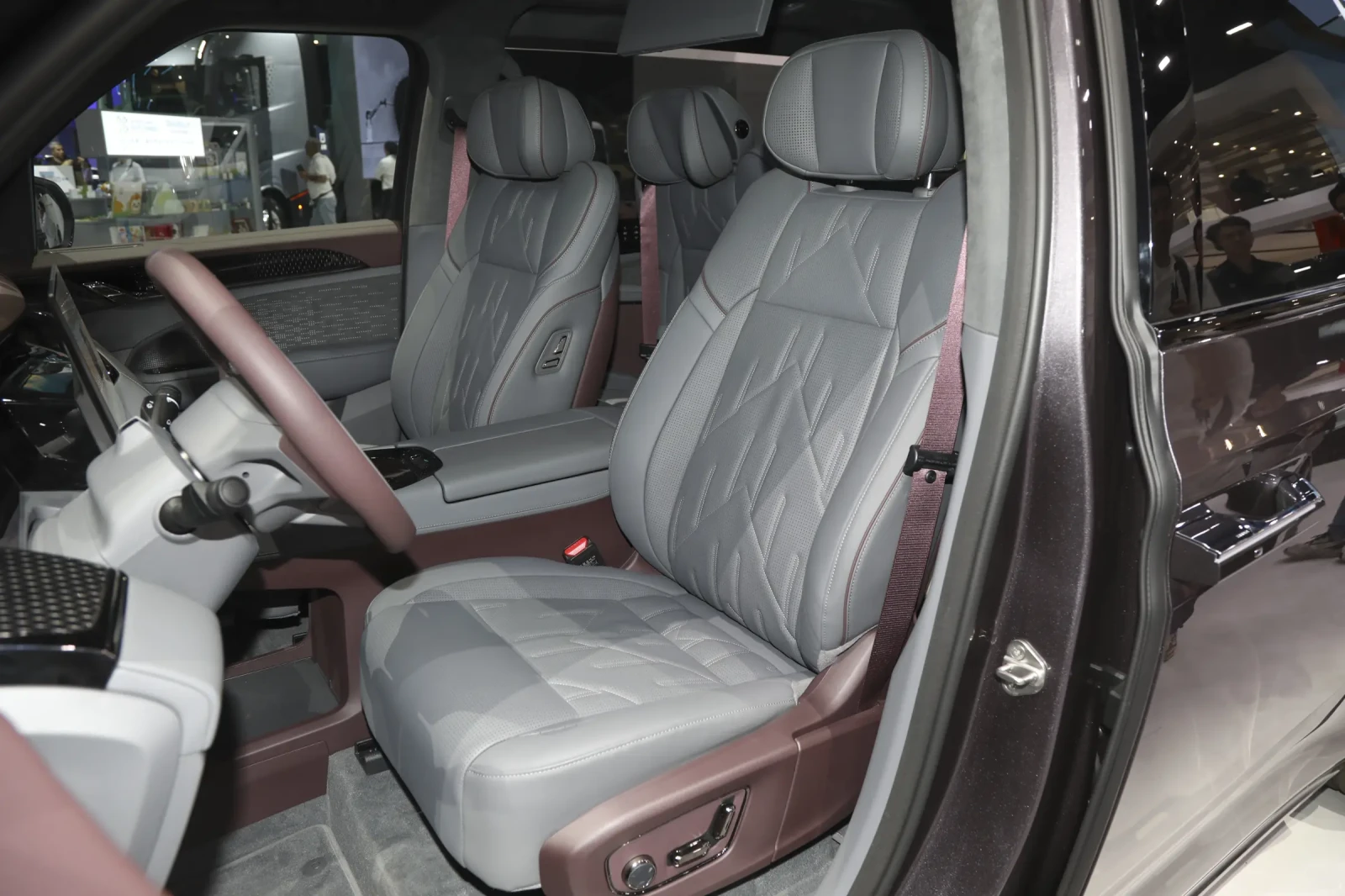 Brilliance FSV ZEEKR 009 | Mobile.bg � ����������� 13