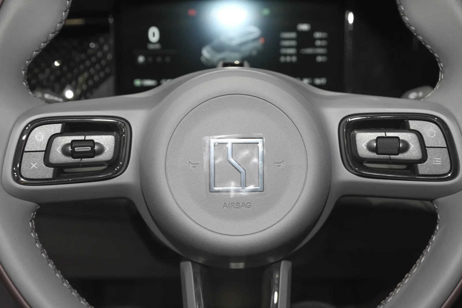 Brilliance FSV ZEEKR 009 | Mobile.bg � ����������� 10