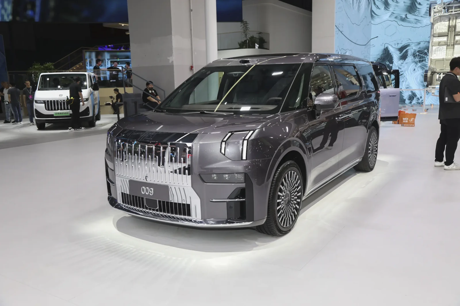 Brilliance FSV ZEEKR 009 | Mobile.bg � ����������� 1