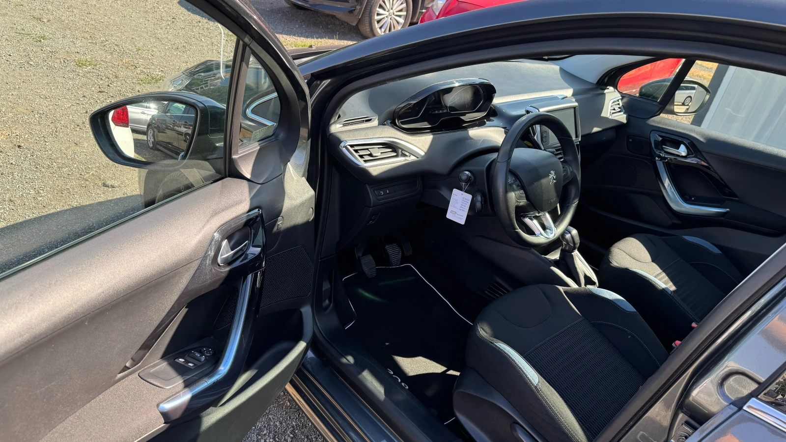Peugeot 208 1.6i Внос ШВЕЙЦАРИЯ! Navi, JBL, PDC, LED, Автопило - изображение 9