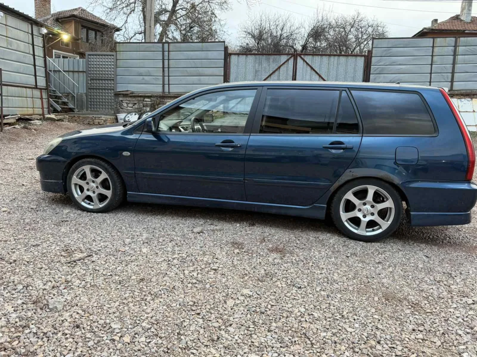 Mitsubishi Lancer Wagon - изображение 3