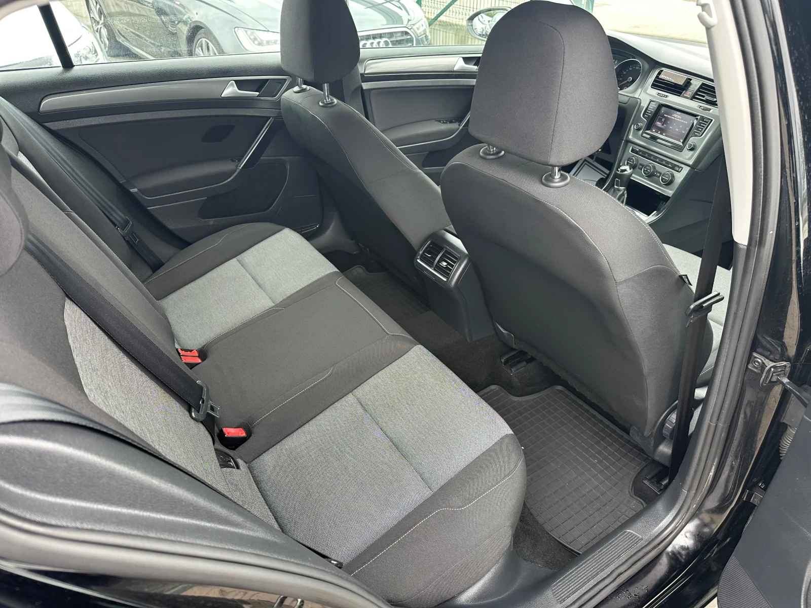 VW Golf Парктроник Подгрев  Евро 5 , снимка 12 - Автомобили и джипове - 54056621