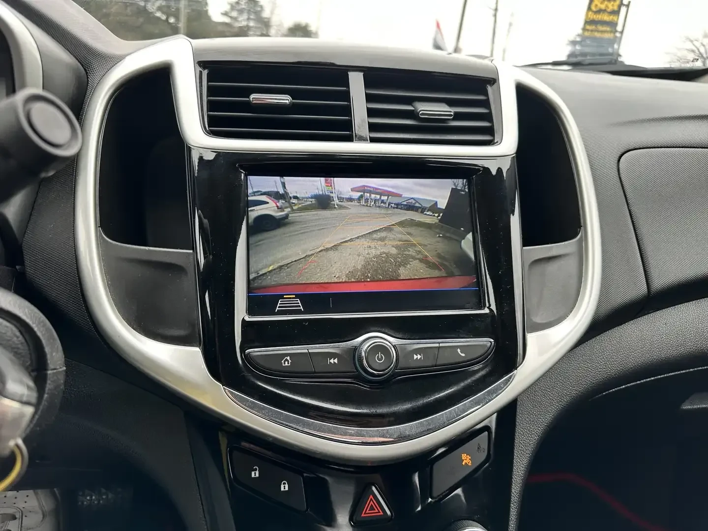 Chevrolet Aveo Sonic 1.8 LT RS Line CAM CARPLAY CRUISE БЕЗ ЩЕТИ, снимка 13 - Автомобили и джипове - 54150646