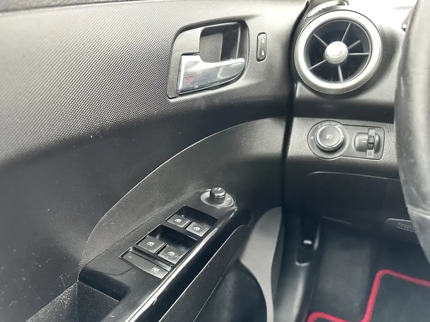 Chevrolet Aveo Sonic 1.8 LT RS Line CAM CARPLAY CRUISE БЕЗ ЩЕТИ, снимка 10 - Автомобили и джипове - 54150646