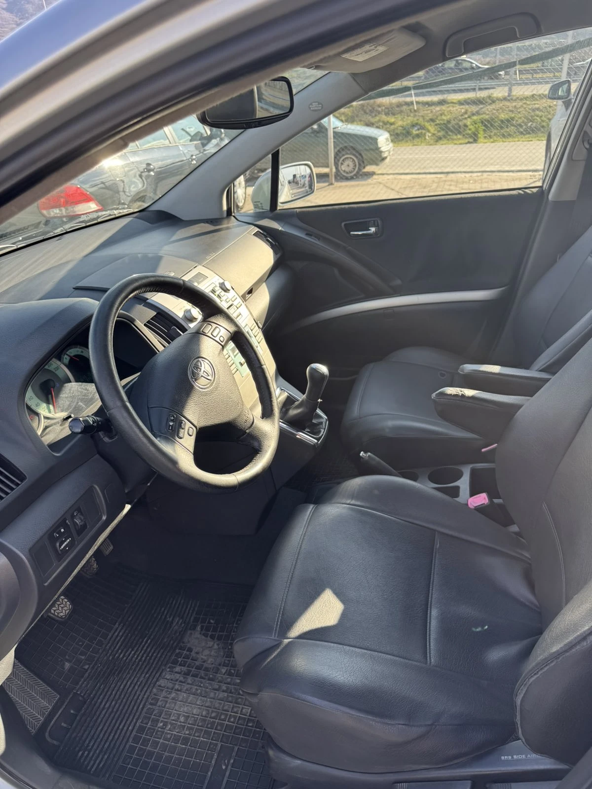 Toyota Corolla verso D4D, 7 местна, снимка 9 - Автомобили и джипове - 54174597