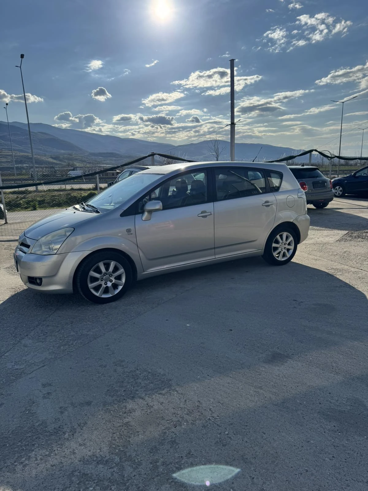 Toyota Corolla verso D4D, 7 местна, снимка 4 - Автомобили и джипове - 54174597