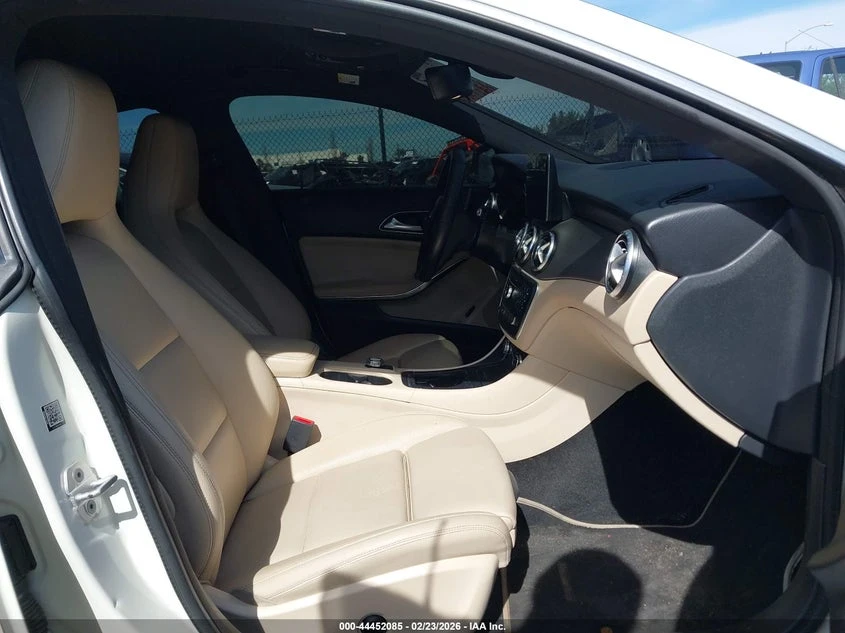 Mercedes-Benz CLA 250 2.0L I-4 DI, DOHC, VVT, TURBO, 208HP Front Wheel | Mobile.bg � ����������� 5