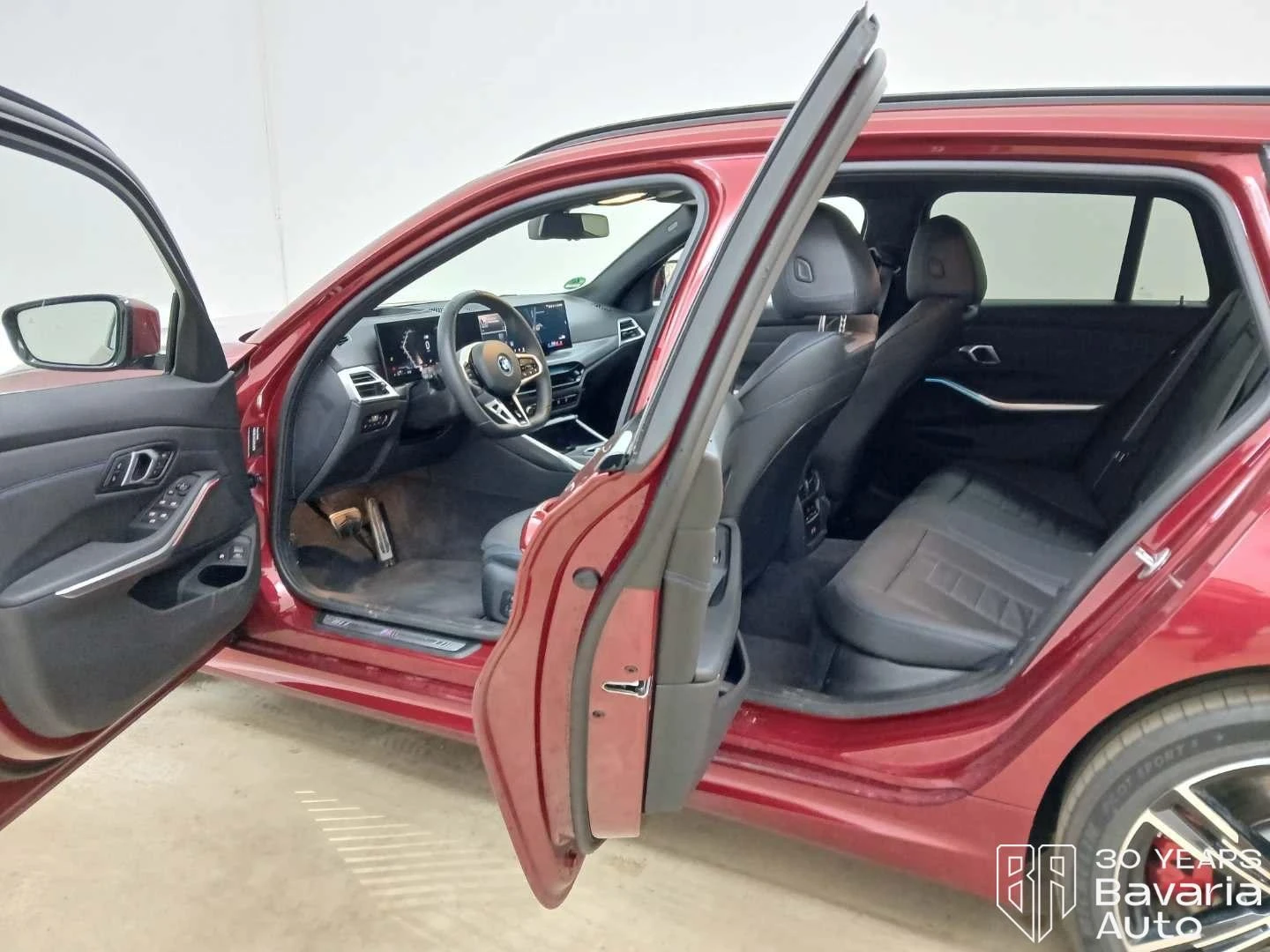 BMW 330 e Touring M Sport Paket Sportautomatic, снимка 5 - Автомобили и джипове - 54230246