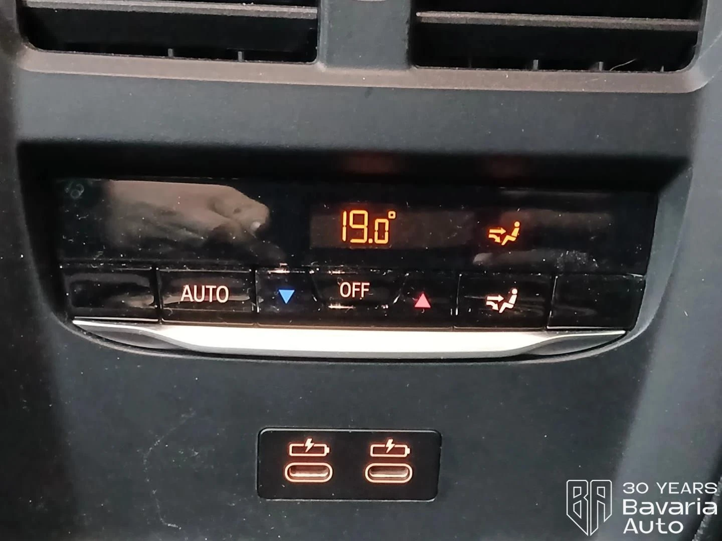 BMW 330 e Touring M Sport Paket Sportautomatic, снимка 14 - Автомобили и джипове - 54230246