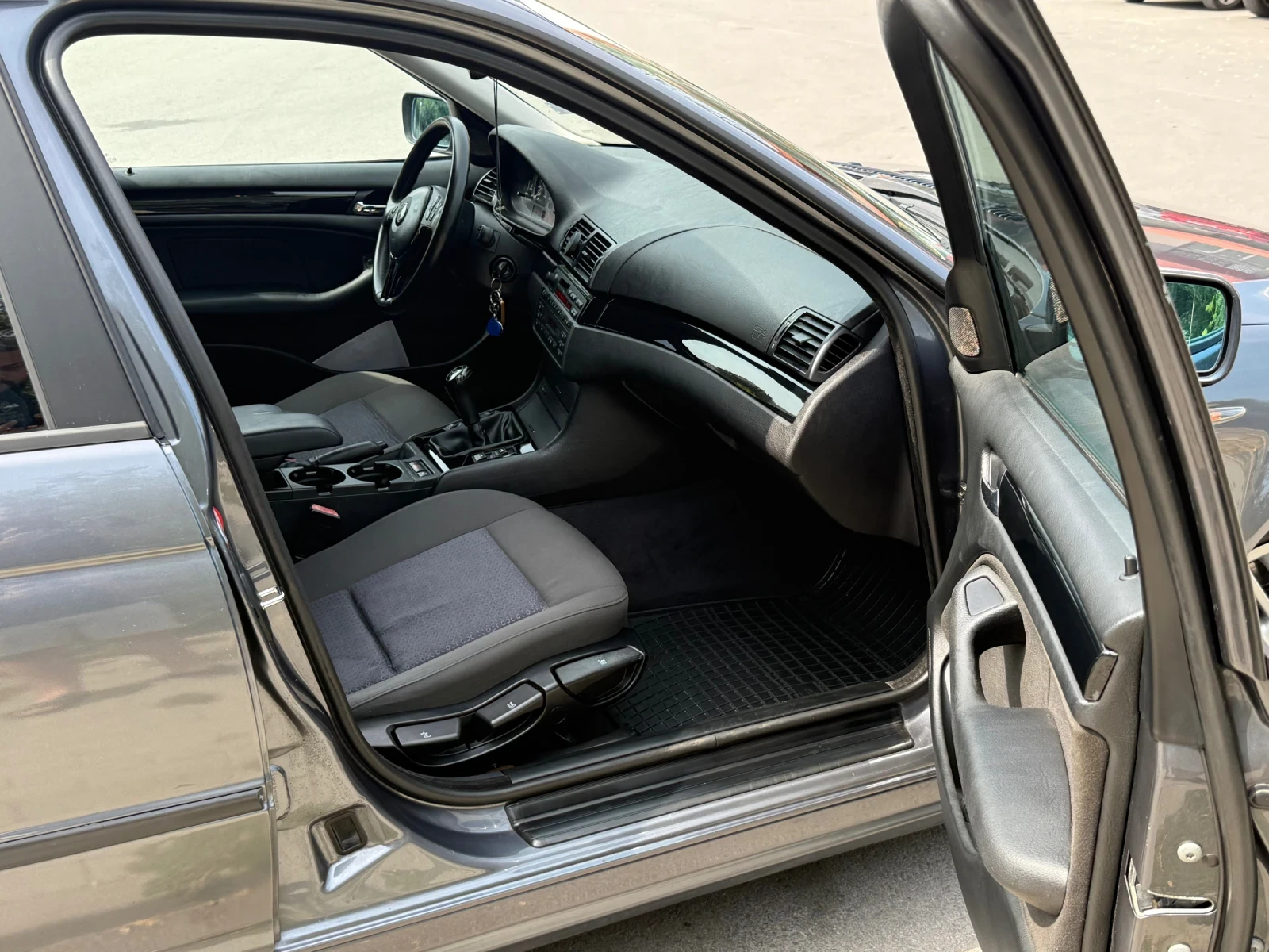 BMW 320 320D, снимка 13 - Автомобили и джипове - 54271223