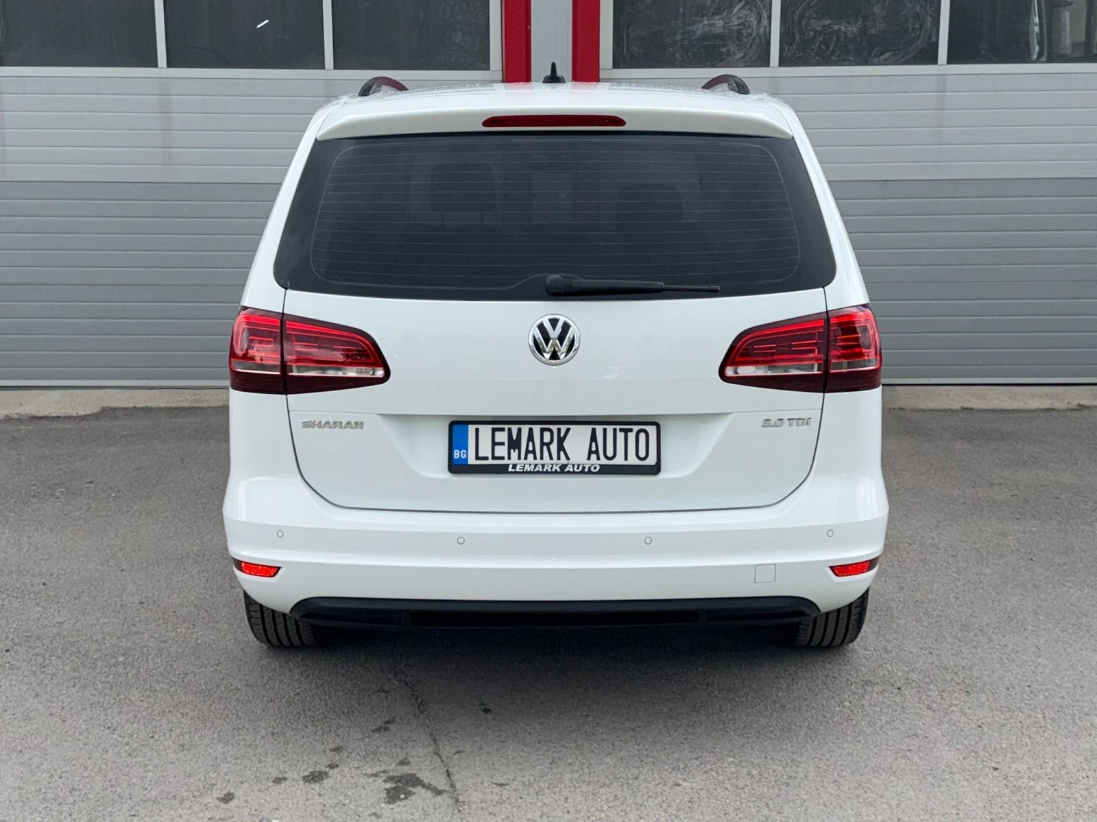 VW Sharan 2.0TDI AUTOMATIK DSG NAVI EVRO 6B ЛИЗИНГ!!!, снимка 10 - Автомобили и джипове - 54541107
