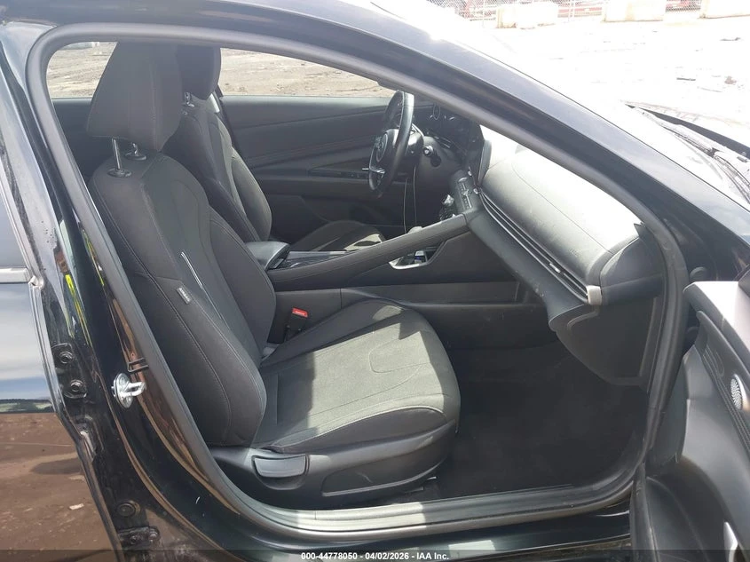 Hyundai Elantra 2.0l Sel, снимка 5 - Автомобили и джипове - 54544149