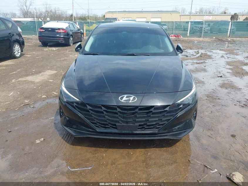 Hyundai Elantra 2.0l Sel, снимка 12 - Автомобили и джипове - 54544149
