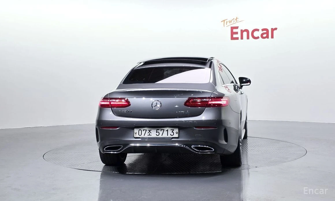 Mercedes-Benz E 220, снимка 4 - Автомобили и джипове - 54594153