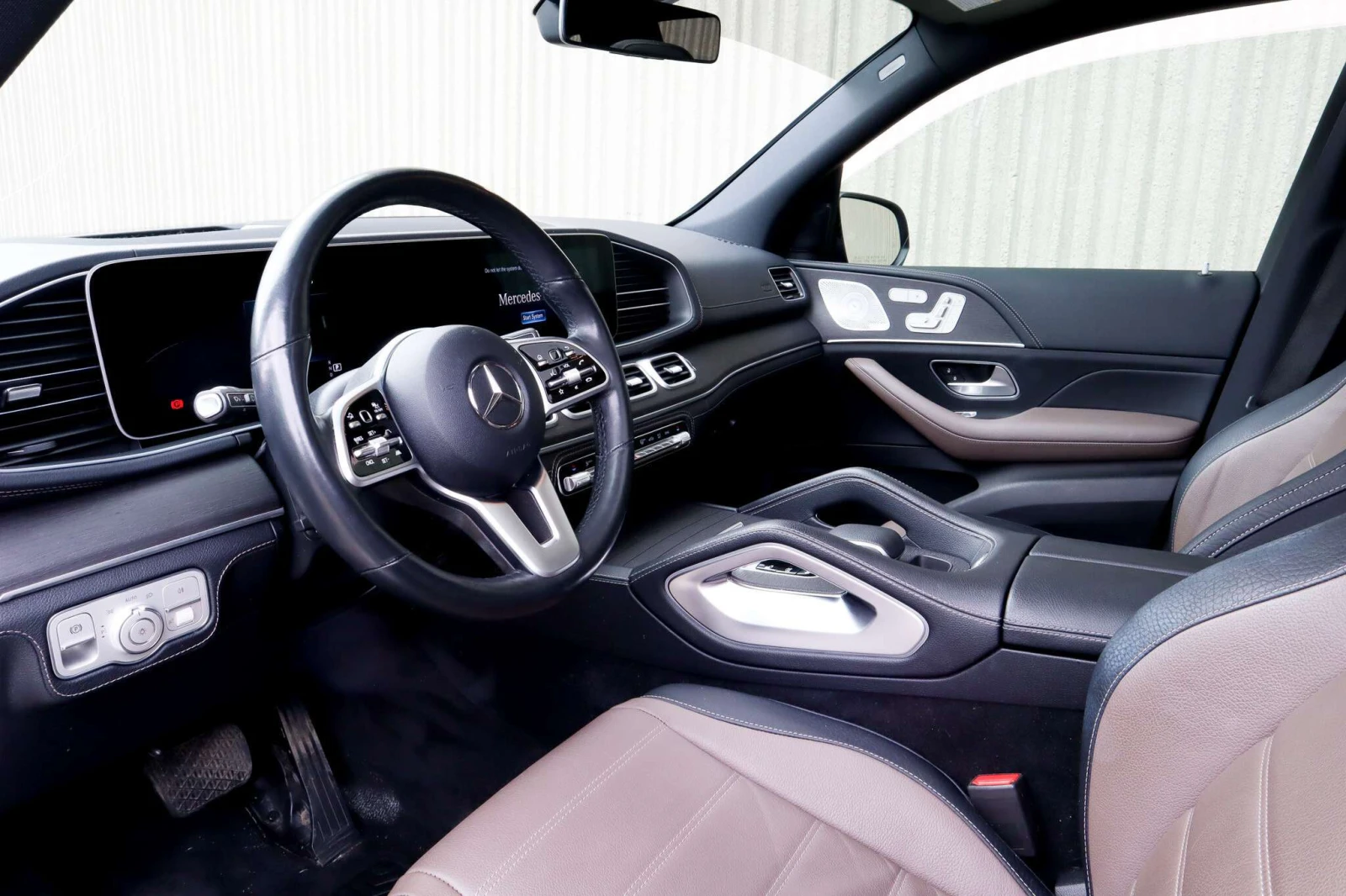 Mercedes-Benz GLE  350 | AMG | Loaded | БЕЗ ИНЦИДЕНТИ, снимка 8 - Автомобили и джипове - 54640953
