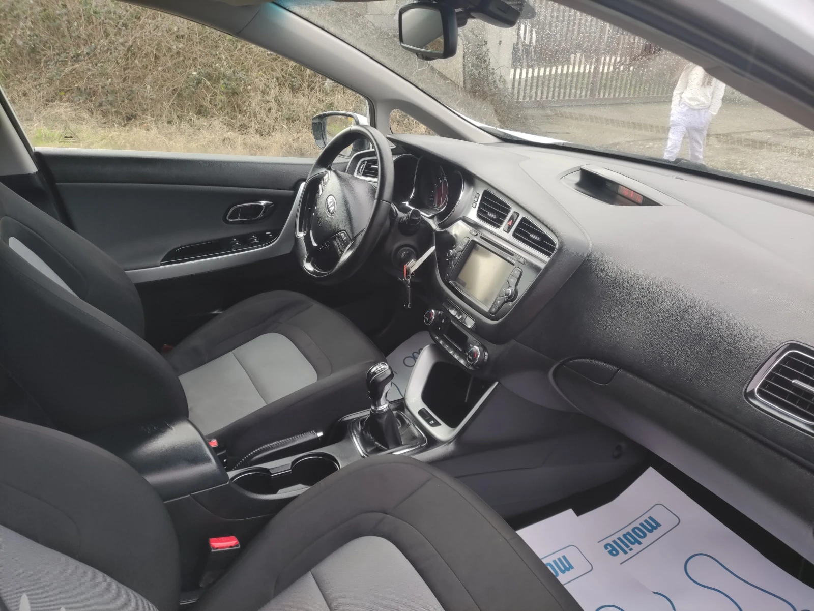 Kia Ceed 1.6JRDi отличен фул екстри , снимка 8 - Автомобили и джипове - 54805505