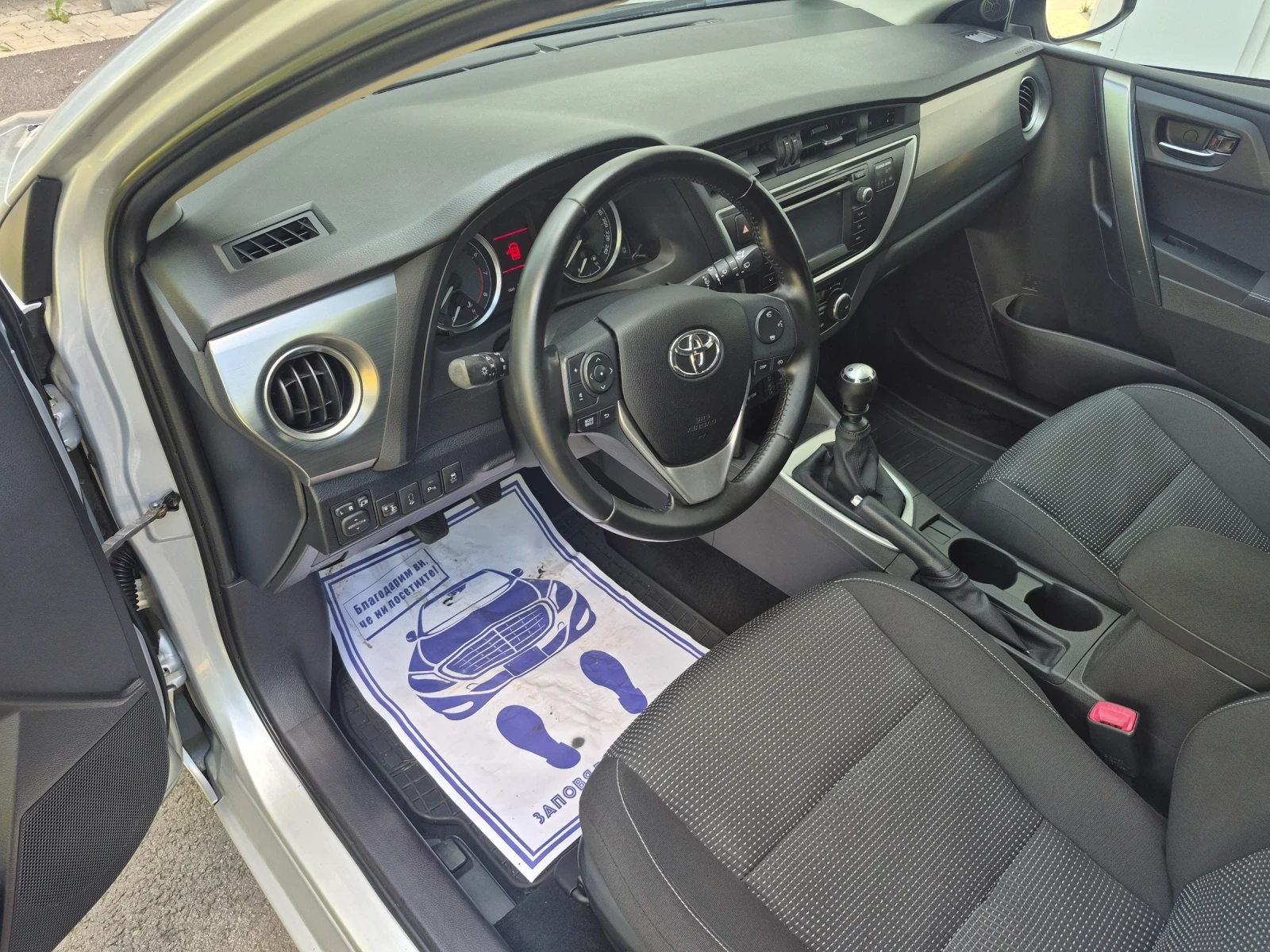 Toyota Auris !!!1.6i benzin !!!132 hp !!!, снимка 10 - Автомобили и джипове - 54824134