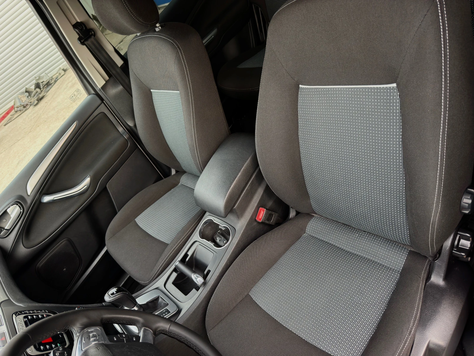 Ford Galaxy 2.0D/FACE-LIFT/6+ 1/TREND/ДОКАЗУЕМ ПРОБЕГ, снимка 9 - Автомобили и джипове - 54870924