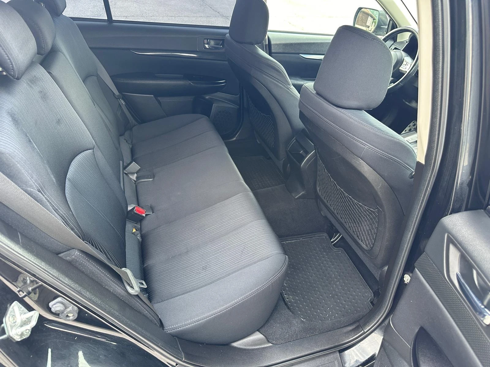 Subaru Legacy 2.5i Швейцария, снимка 13 - Автомобили и джипове - 55064490