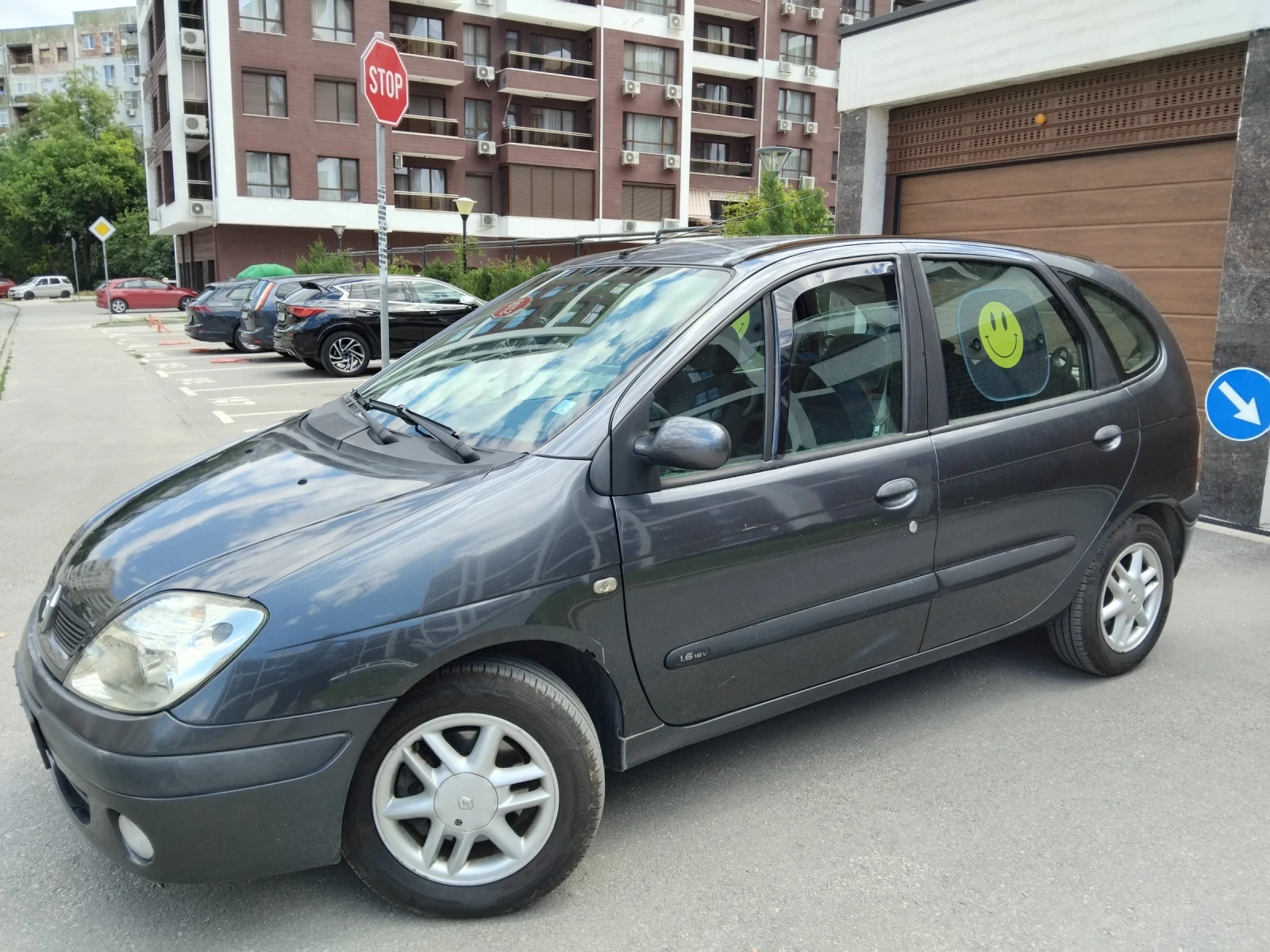 Renault Scenic 1.6//КЛИМА//УНИКАТ, снимка 5 - Автомобили и джипове - 55227325