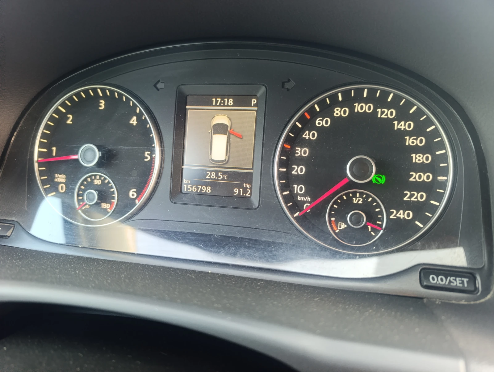 VW Touran 2.0TDI DSG, снимка 11 - Автомобили и джипове - 55792616