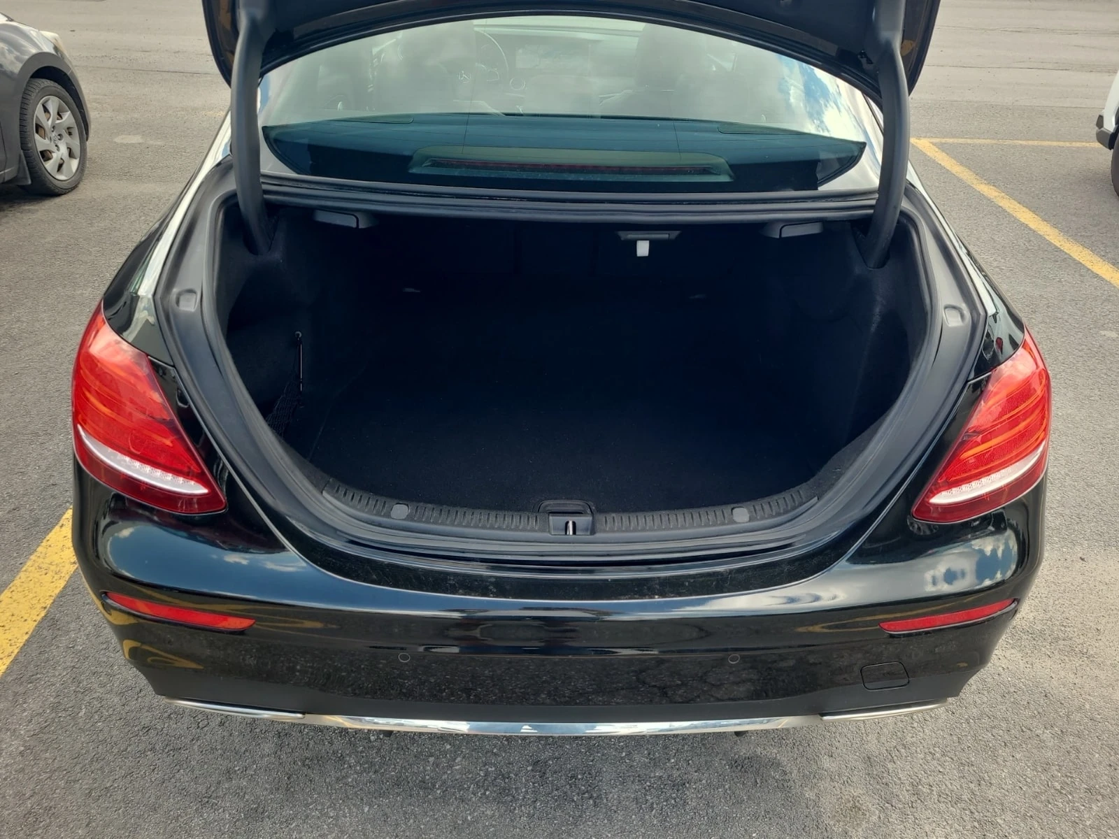 Mercedes-Benz E 400 4MATIC * HEAD UP * BURMESTER * CARFAX * , снимка 14 - Автомобили и джипове - 56003124