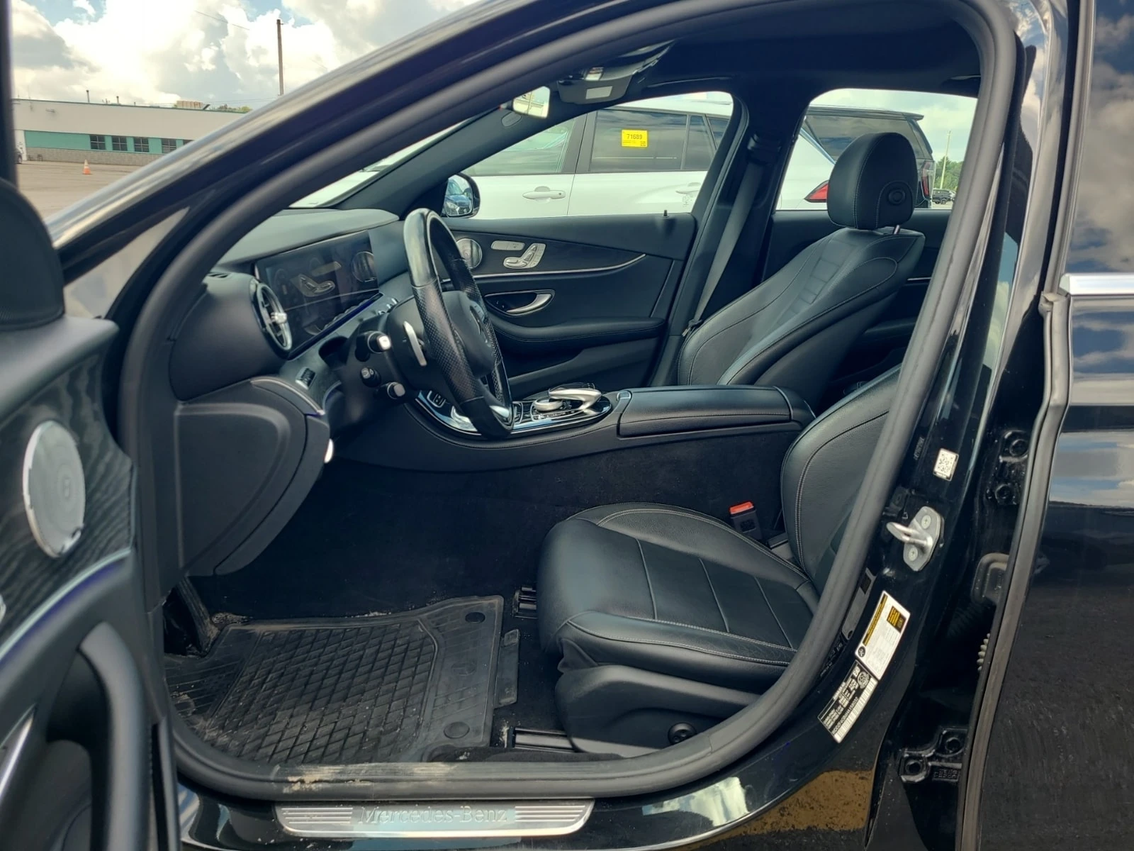 Mercedes-Benz E 400 4MATIC * HEAD UP * BURMESTER * CARFAX * , снимка 5 - Автомобили и джипове - 56003124