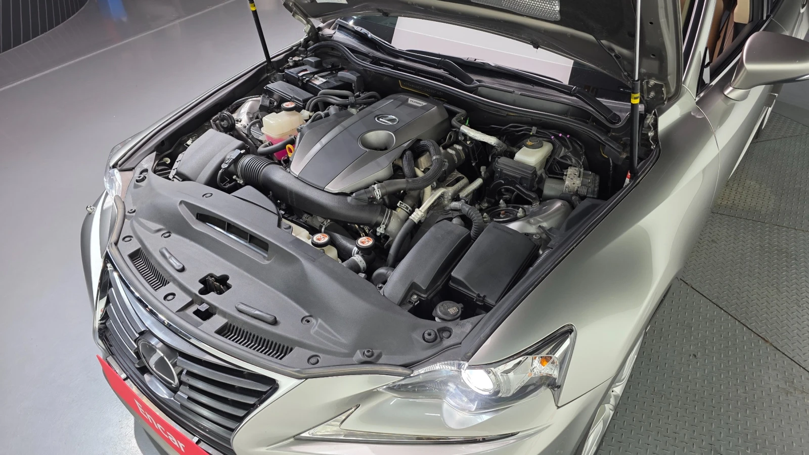Lexus IS 200 T SUPREME * ОБДУХ * КАМЕРА * ЛЮК, снимка 6 - Автомобили и джипове - 56116223