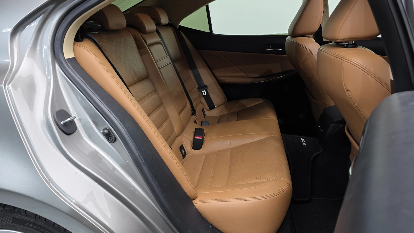 Lexus IS 200 T SUPREME * ОБДУХ * КАМЕРА * ЛЮК, снимка 14 - Автомобили и джипове - 56116223
