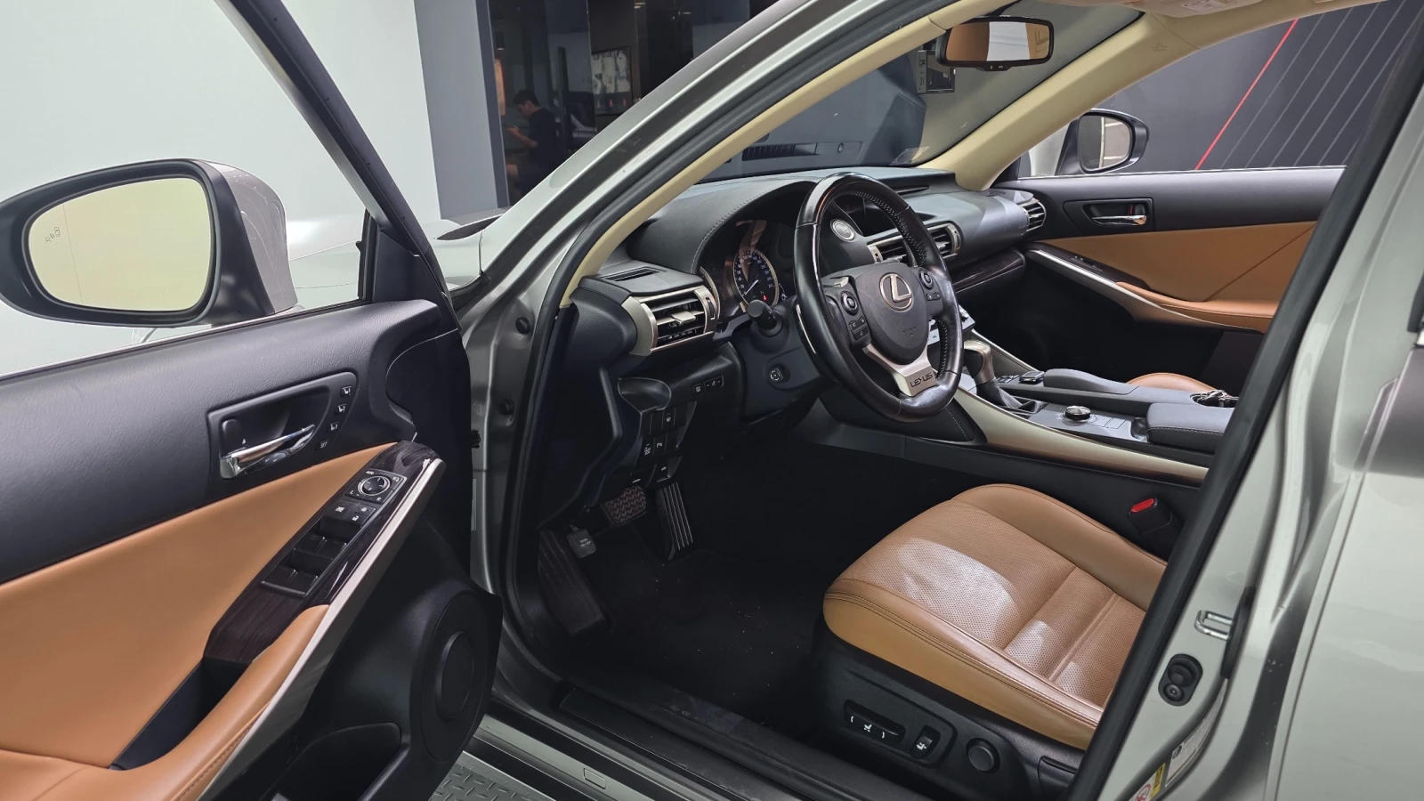 Lexus IS 200 T SUPREME * ОБДУХ * КАМЕРА * ЛЮК, снимка 12 - Автомобили и джипове - 56116223