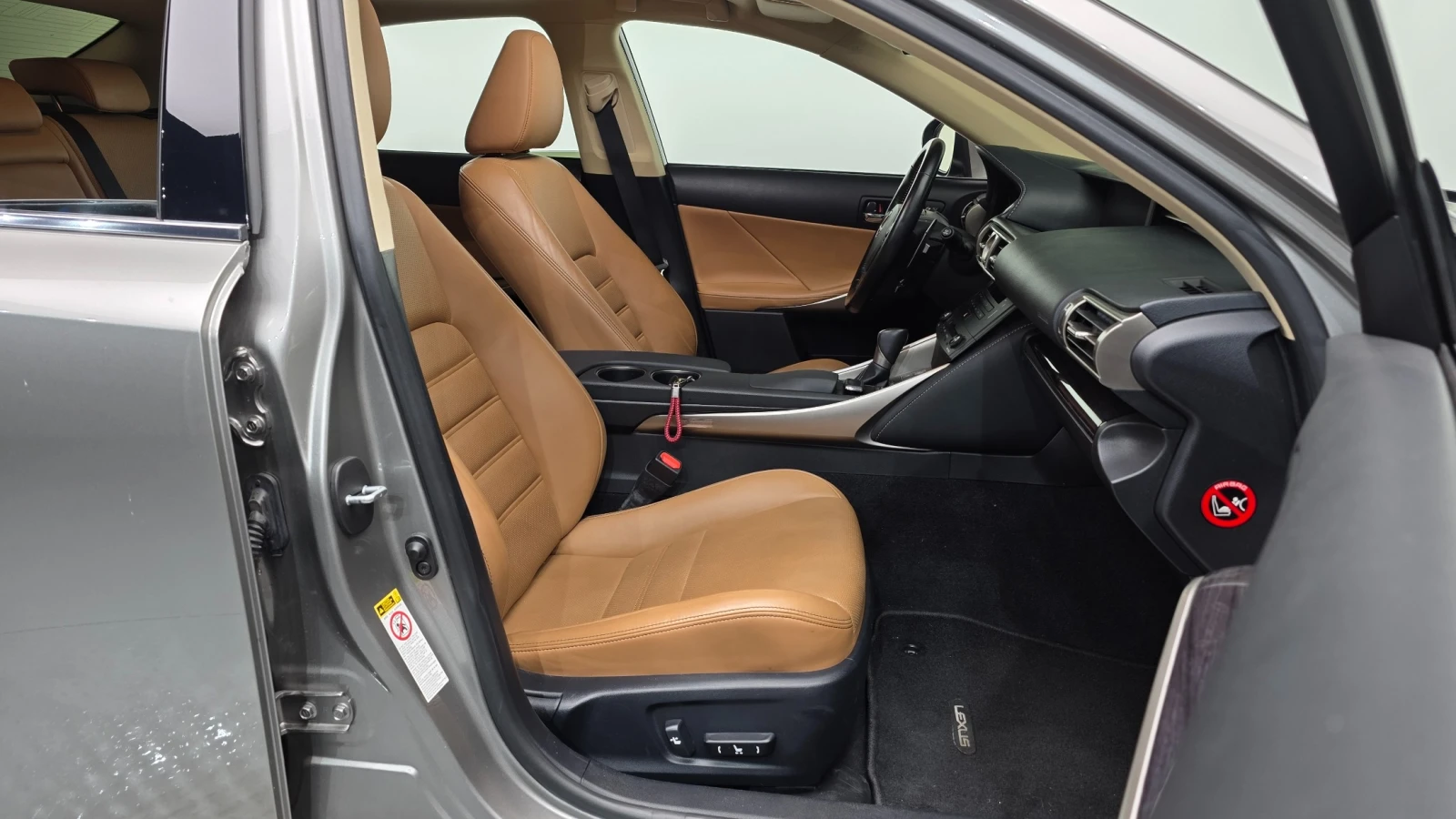 Lexus IS 200 T SUPREME * ОБДУХ * КАМЕРА * ЛЮК, снимка 13 - Автомобили и джипове - 56116223