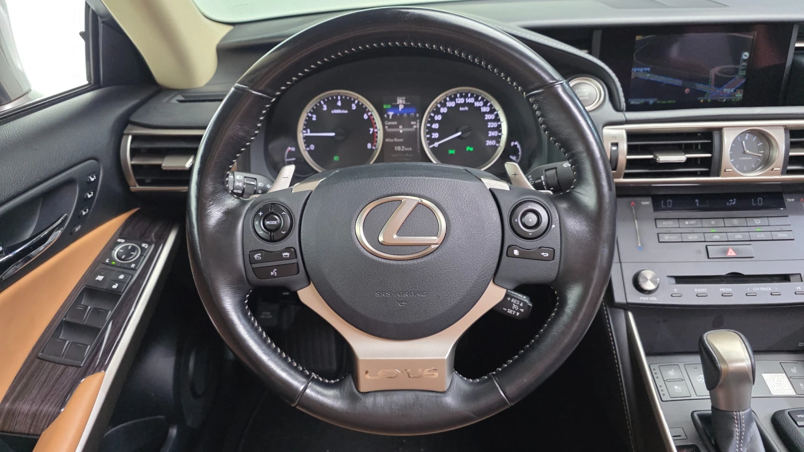 Lexus IS 200 T SUPREME * ОБДУХ * КАМЕРА * ЛЮК, снимка 7 - Автомобили и джипове - 56116223