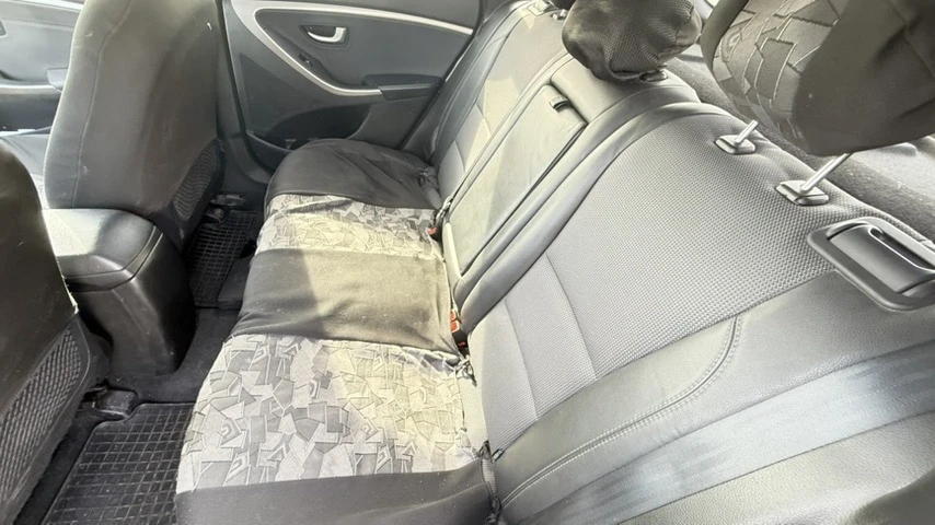 Hyundai I30 1.6, снимка 6 - Автомобили и джипове - 56745215