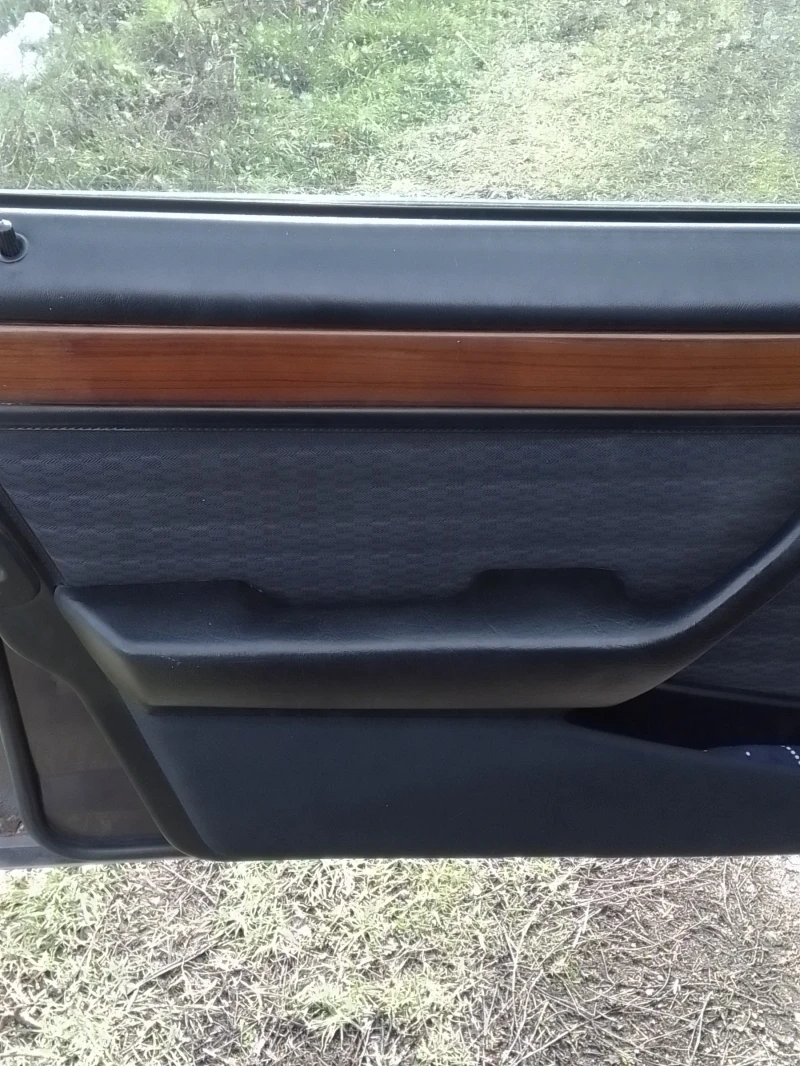 Mercedes-Benz 250 D, снимка 11 - Автомобили и джипове - 50125047