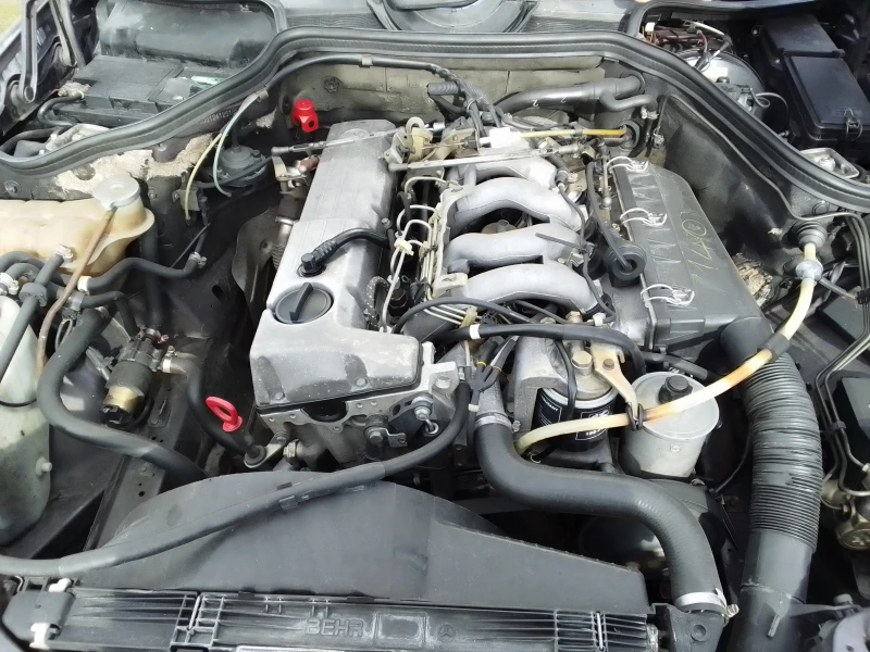 Mercedes-Benz 250 D, снимка 15 - Автомобили и джипове - 50125047