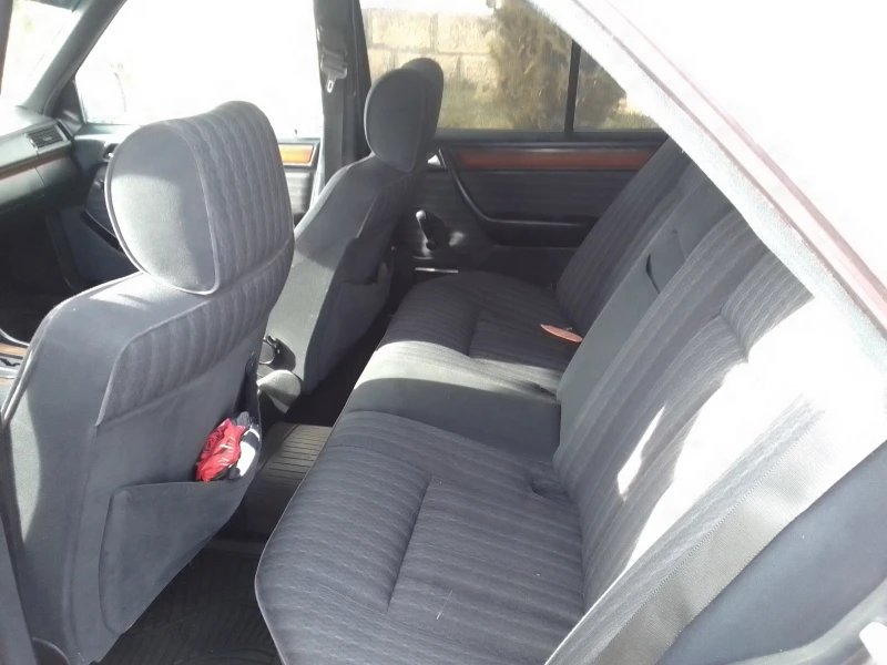 Mercedes-Benz 250 D, снимка 8 - Автомобили и джипове - 50125047