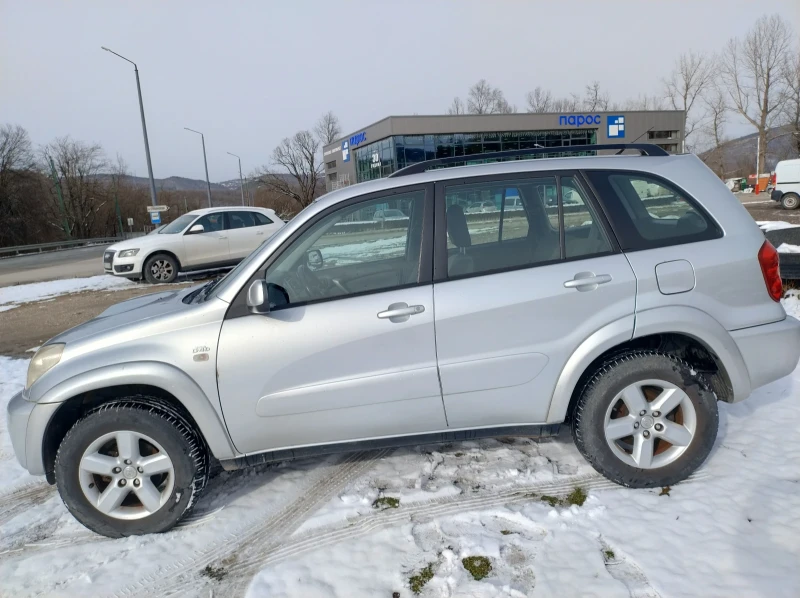 Toyota Rav4 2.0 D4D, снимка 5 - Автомобили и джипове - 53100864