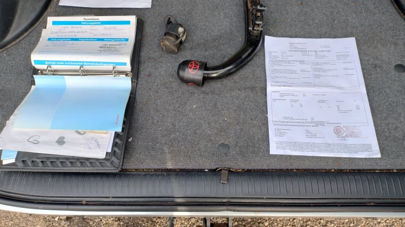 Toyota Rav4 2.0 D4D, снимка 10 - Автомобили и джипове - 53100864