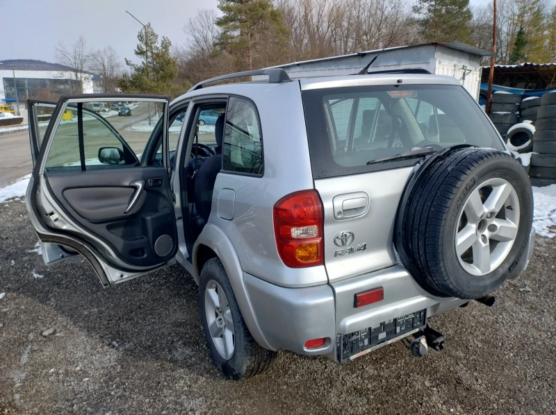 Toyota Rav4 2.0 D4D, снимка 8 - Автомобили и джипове - 53100864