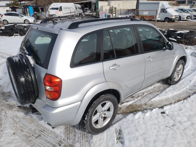 Toyota Rav4 2.0 D4D, снимка 3 - Автомобили и джипове - 53100864