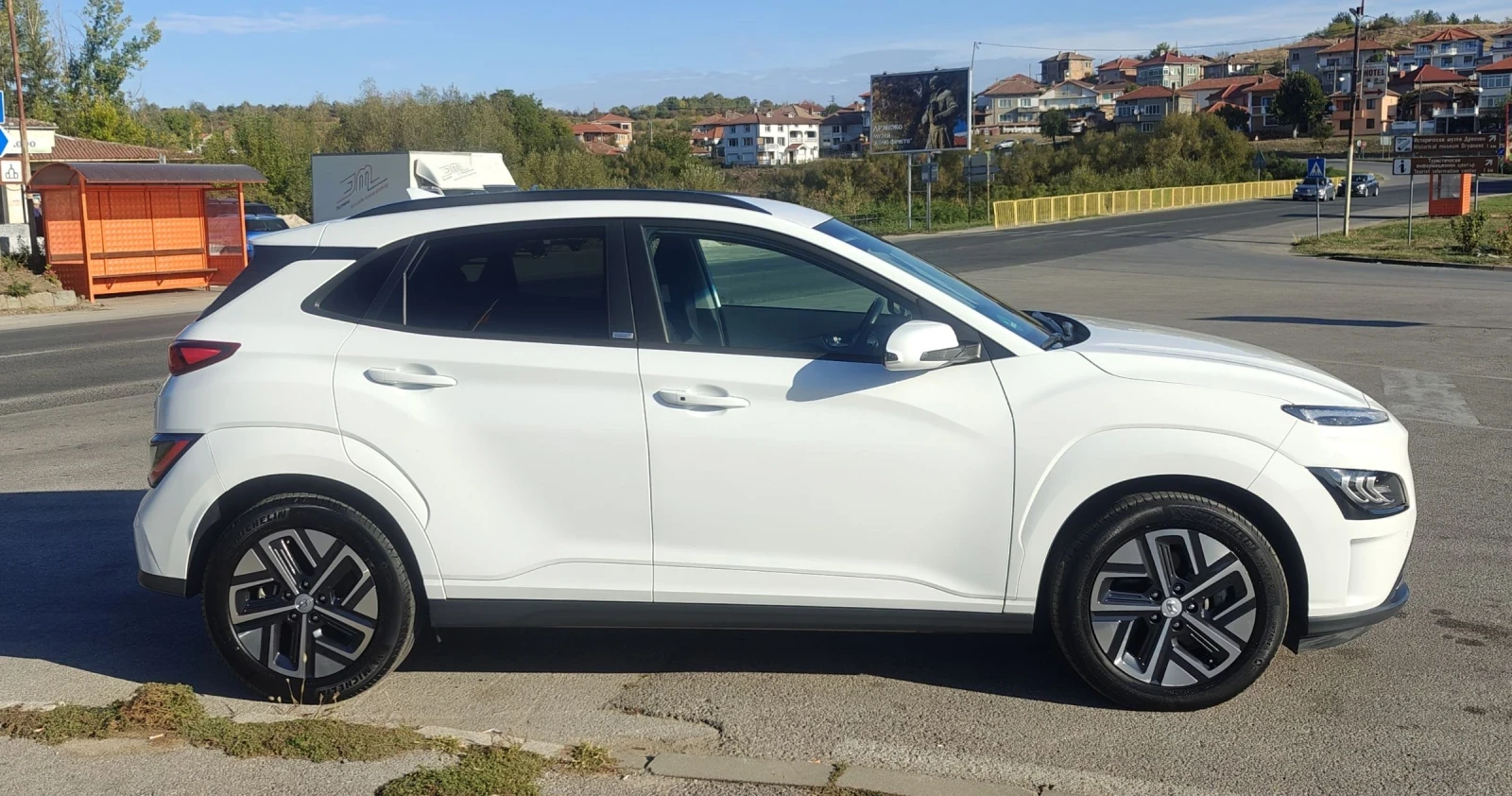 Hyundai Kona Trend 42 kwh/136 hp/Facelift/ACC/Сервизна книжка - изображение 4