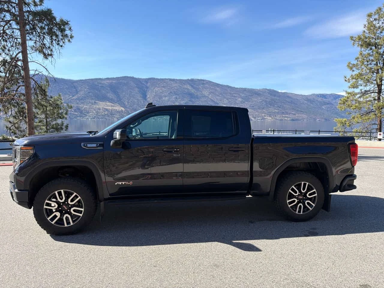 Gmc Sierra * AT4 * CARFAX * ОБДУХВАНЕ * ПАНО * KEYLESS, снимка 2 - Автомобили и джипове - 54141417