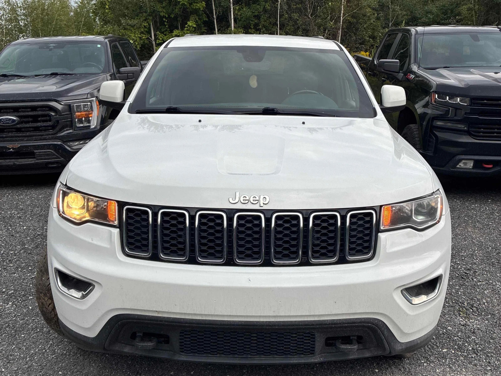 Jeep Grand cherokee * Laredo* CARFAX* АВТОКРЕДИТ БЕЗ ПЪРВОНАЧАЛНА ВНОС, снимка 6 - Автомобили и джипове - 55871947