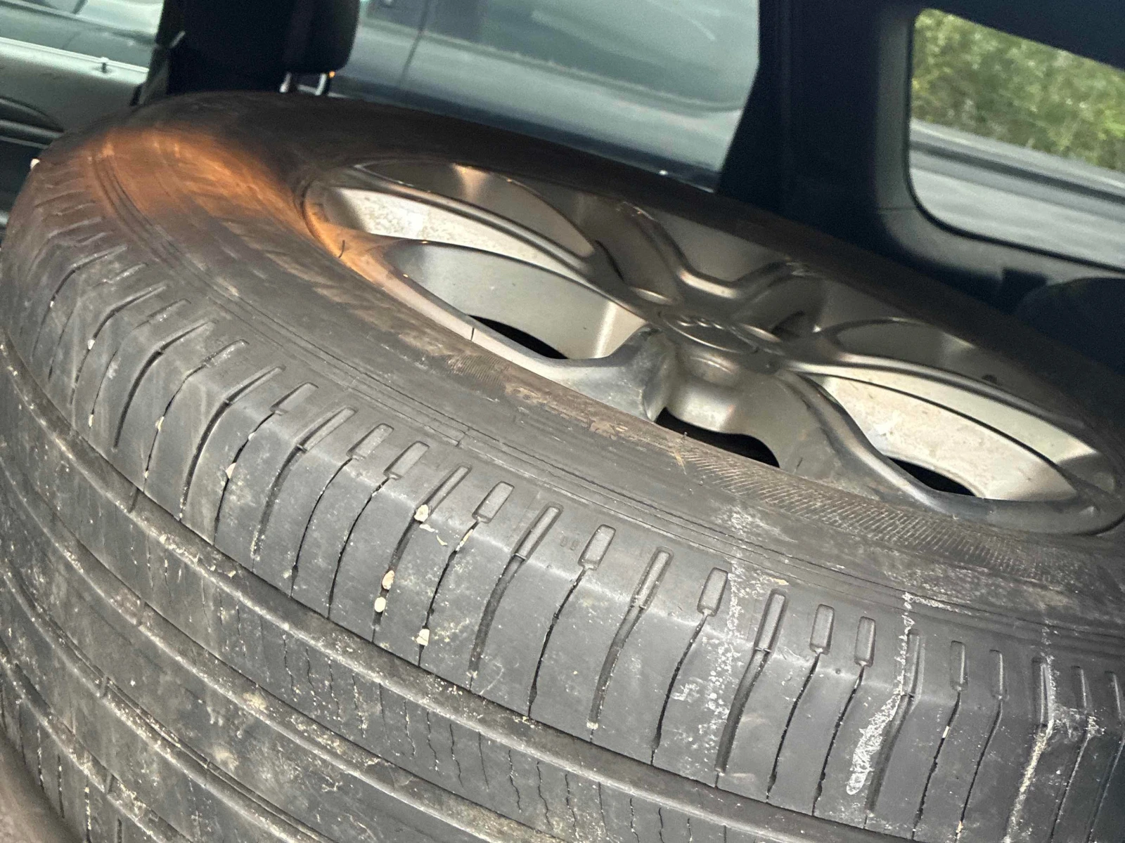 Jeep Grand cherokee * Laredo* CARFAX* АВТОКРЕДИТ БЕЗ ПЪРВОНАЧАЛНА ВНОС, снимка 14 - Автомобили и джипове - 55871947