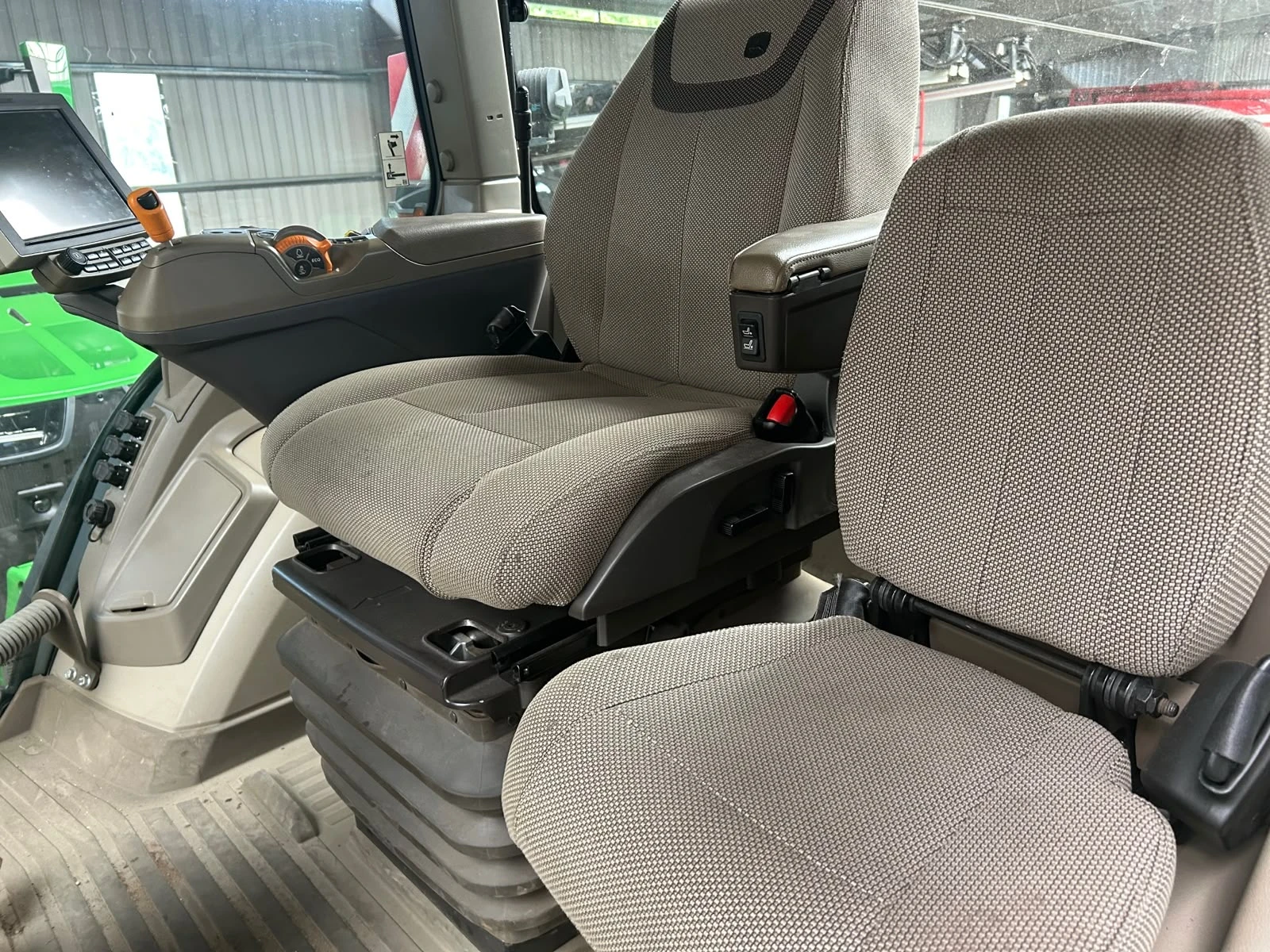 Трактор John Deere 8R 370 POWER SHIFT E-23 НАВИГАЦИЯ ЛИЗИНГ, снимка 14 - Селскостопанска техника - 56705594